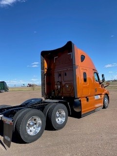 2025 Freightliner - image 3