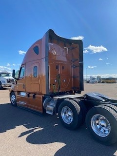 2025 Freightliner - image 4