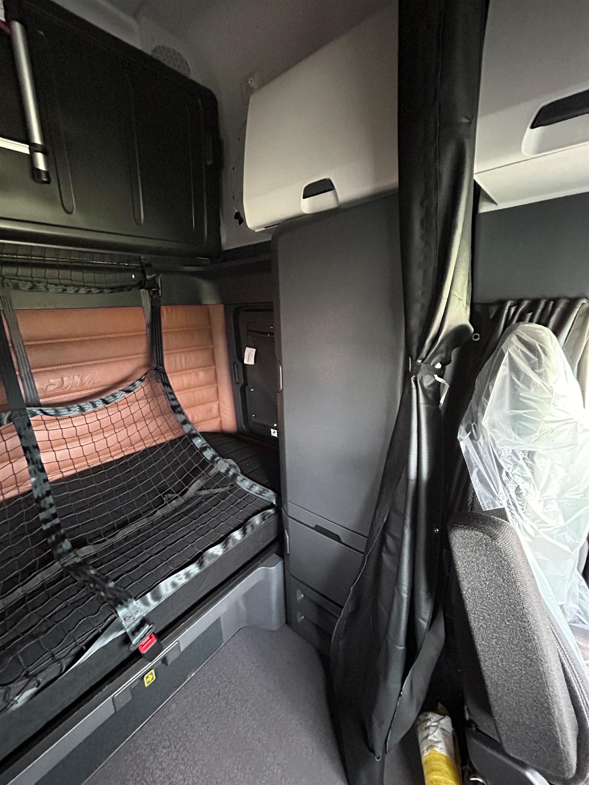 2025 Freightliner - image 5