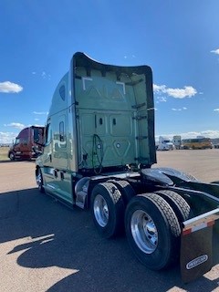 2025 Freightliner - image 3