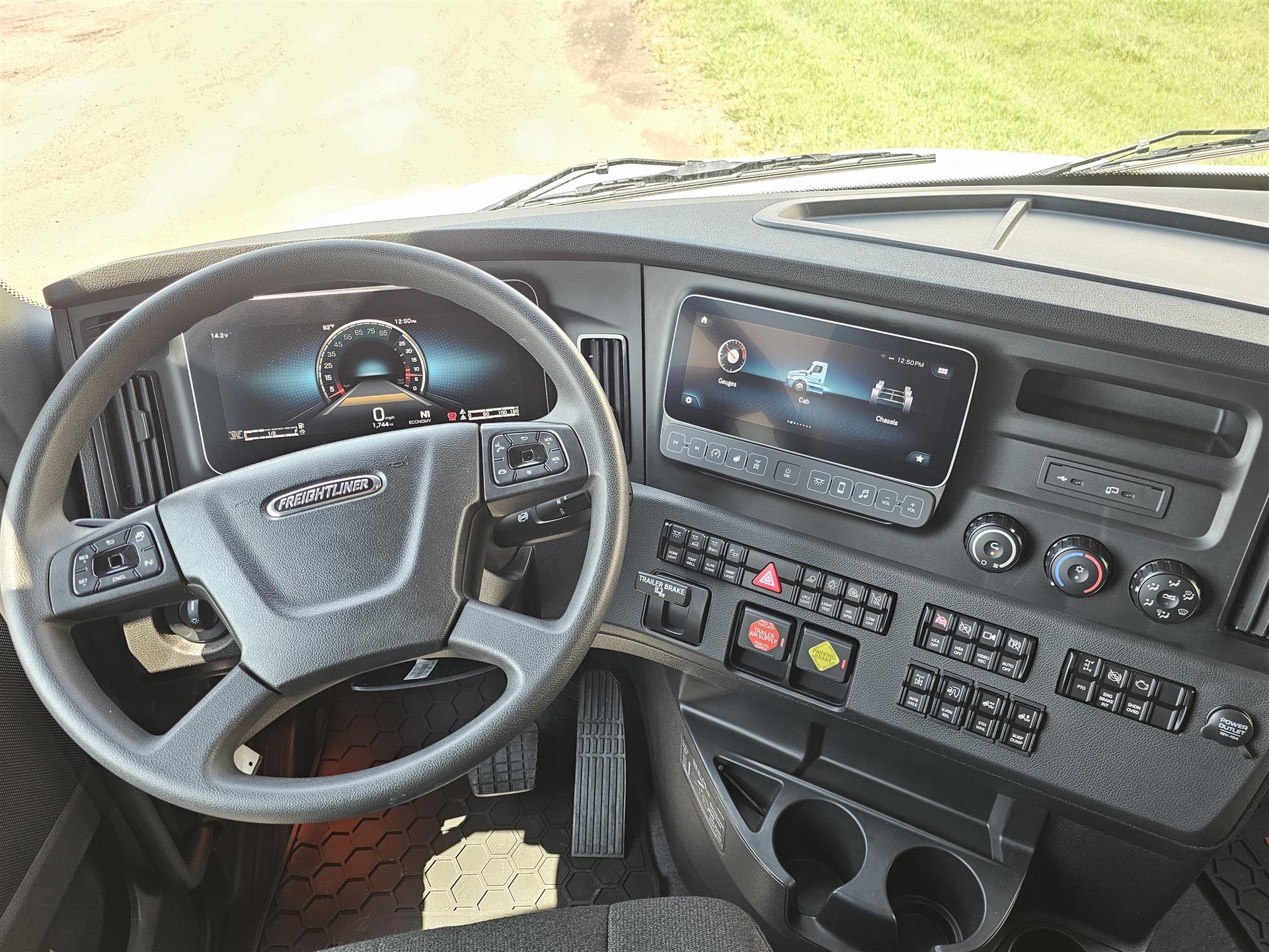 2026 Freightliner - image 9