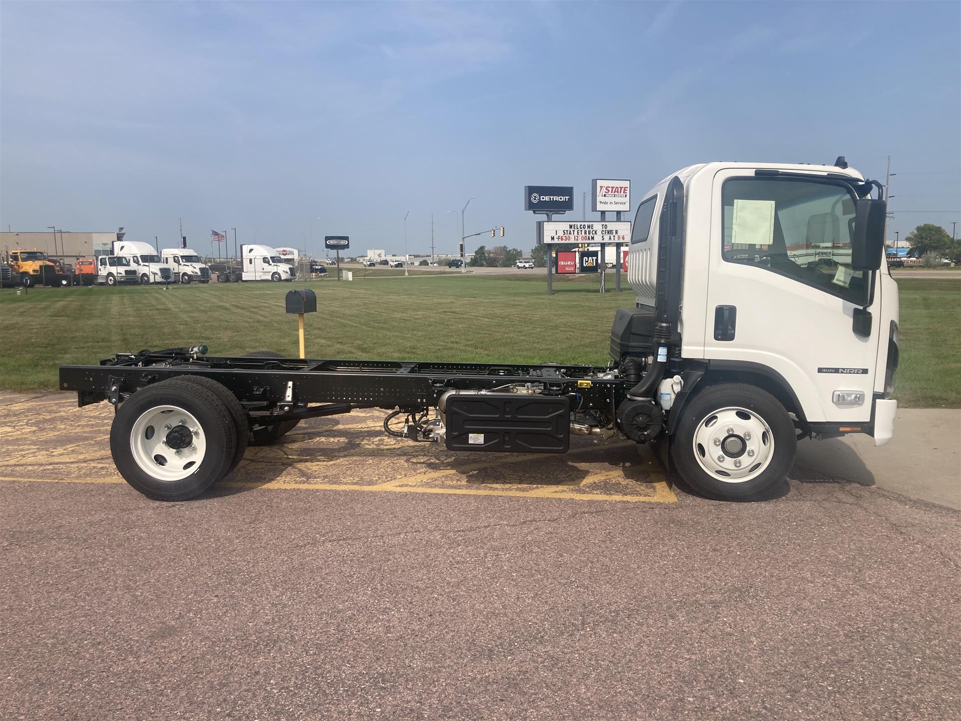 2026 Isuzu - image 5