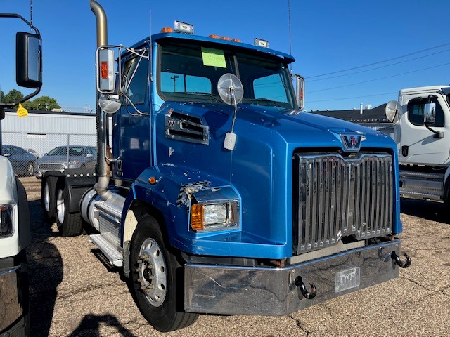 2014 Western Star 4700 - image 2