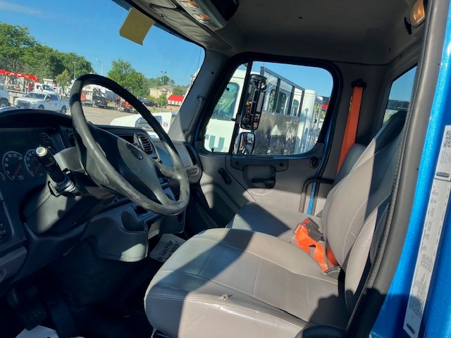 2016 Freightliner 114SD - image 5