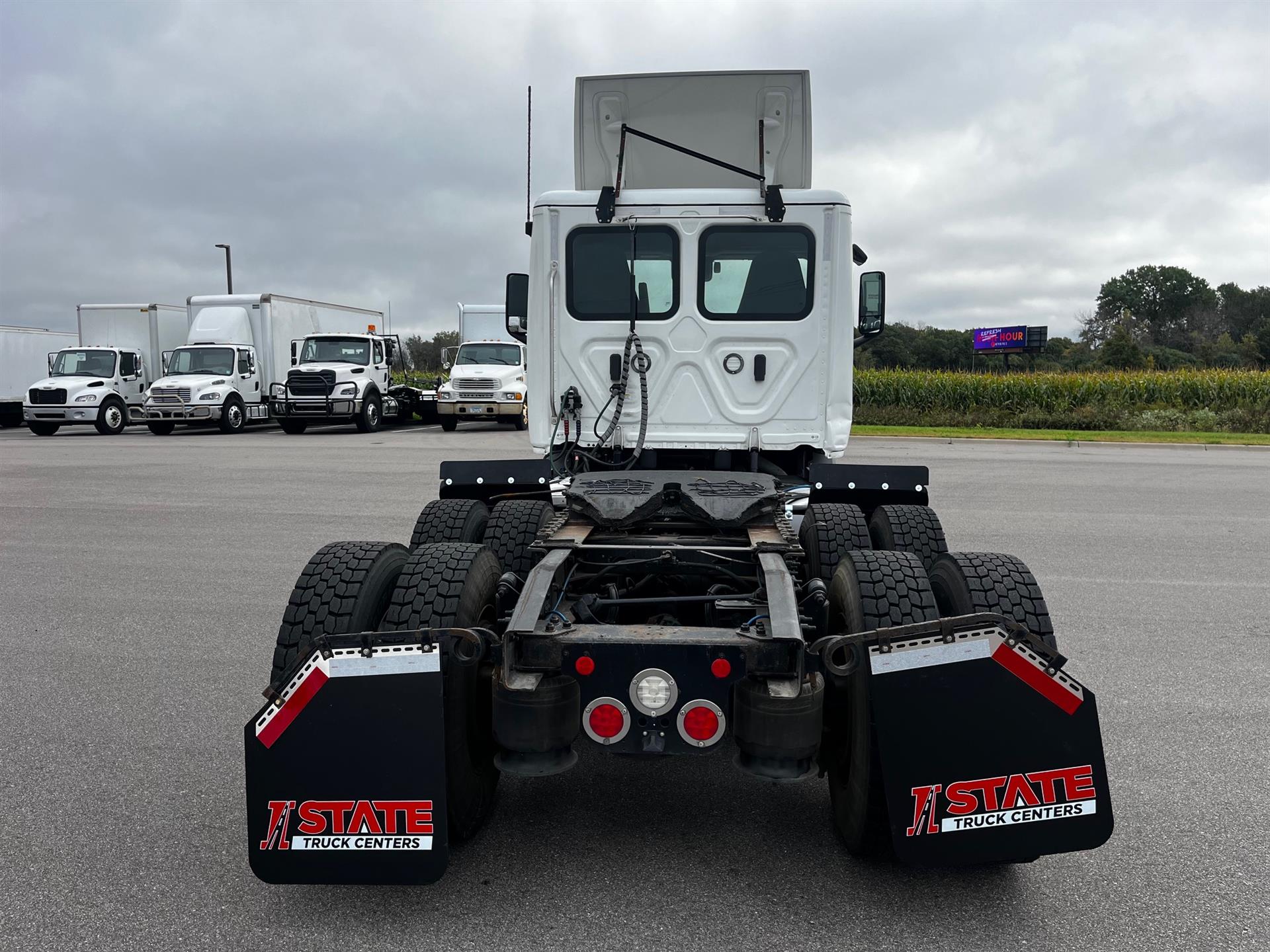 2023 Freightliner - image 11