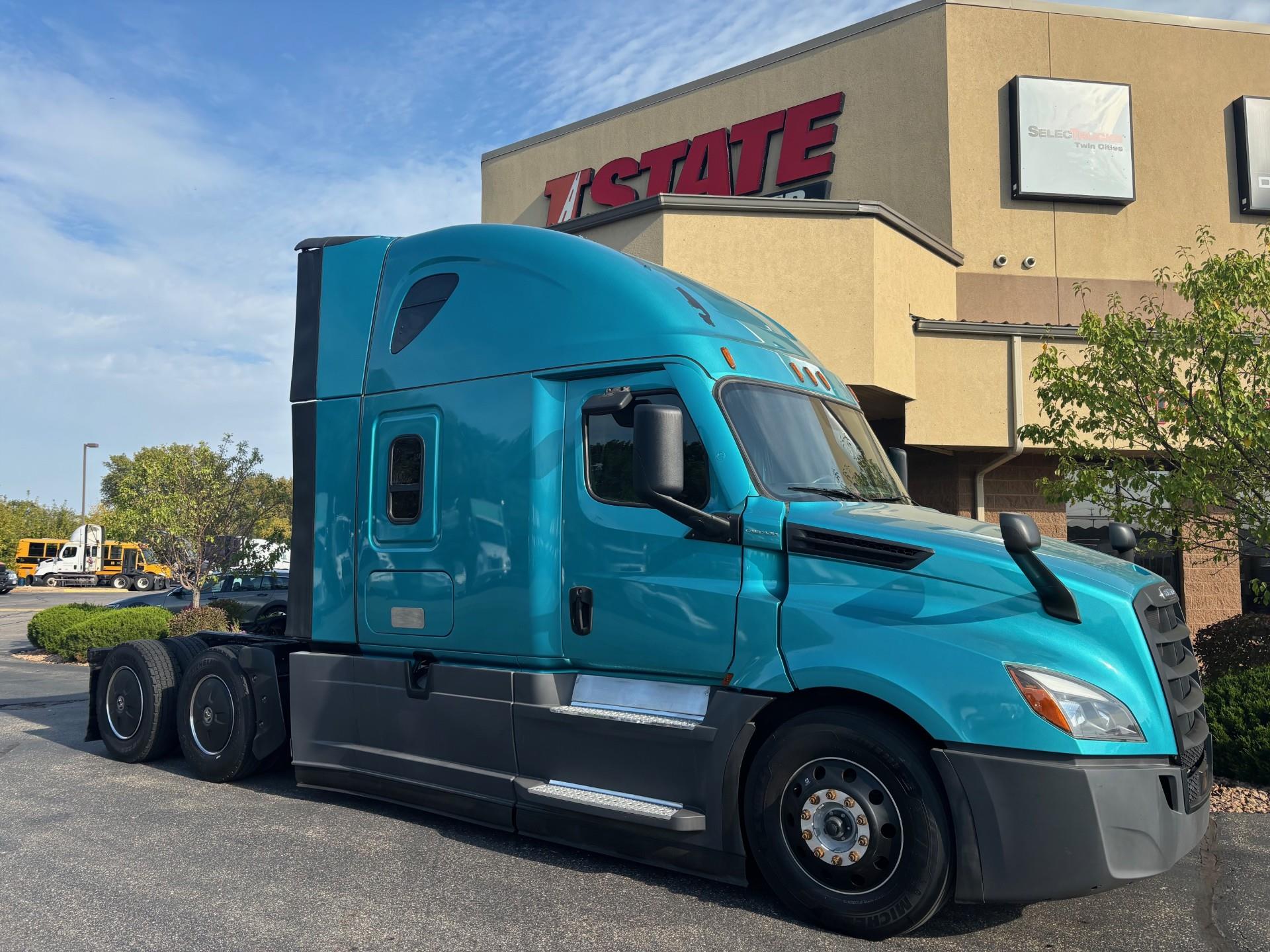 2022 Freightliner New Cascadia 