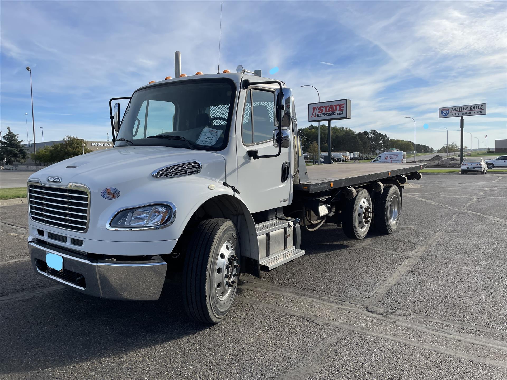 2012 Freightliner M2 106 - image 3