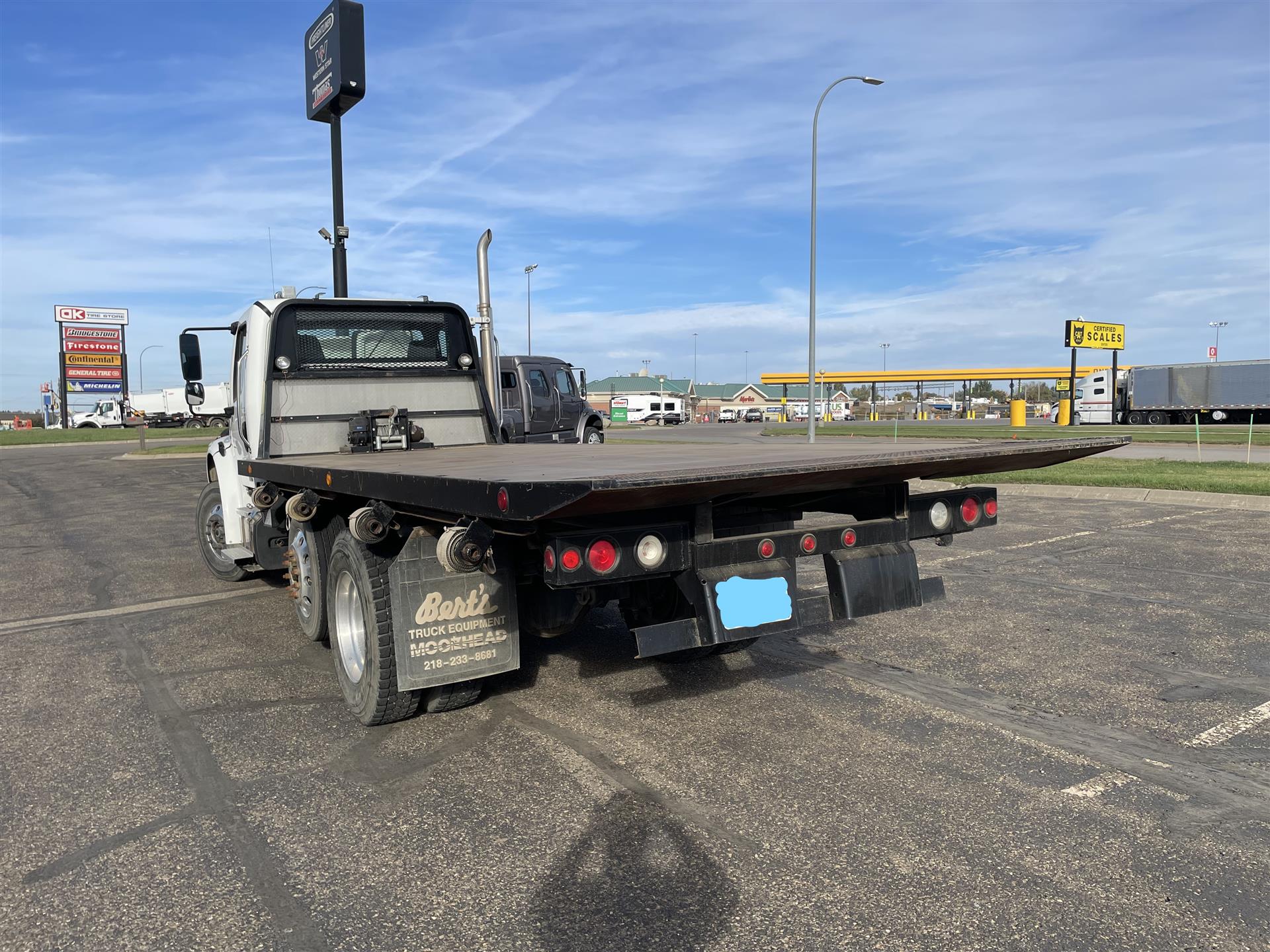 2012 Freightliner M2 106 - image 6