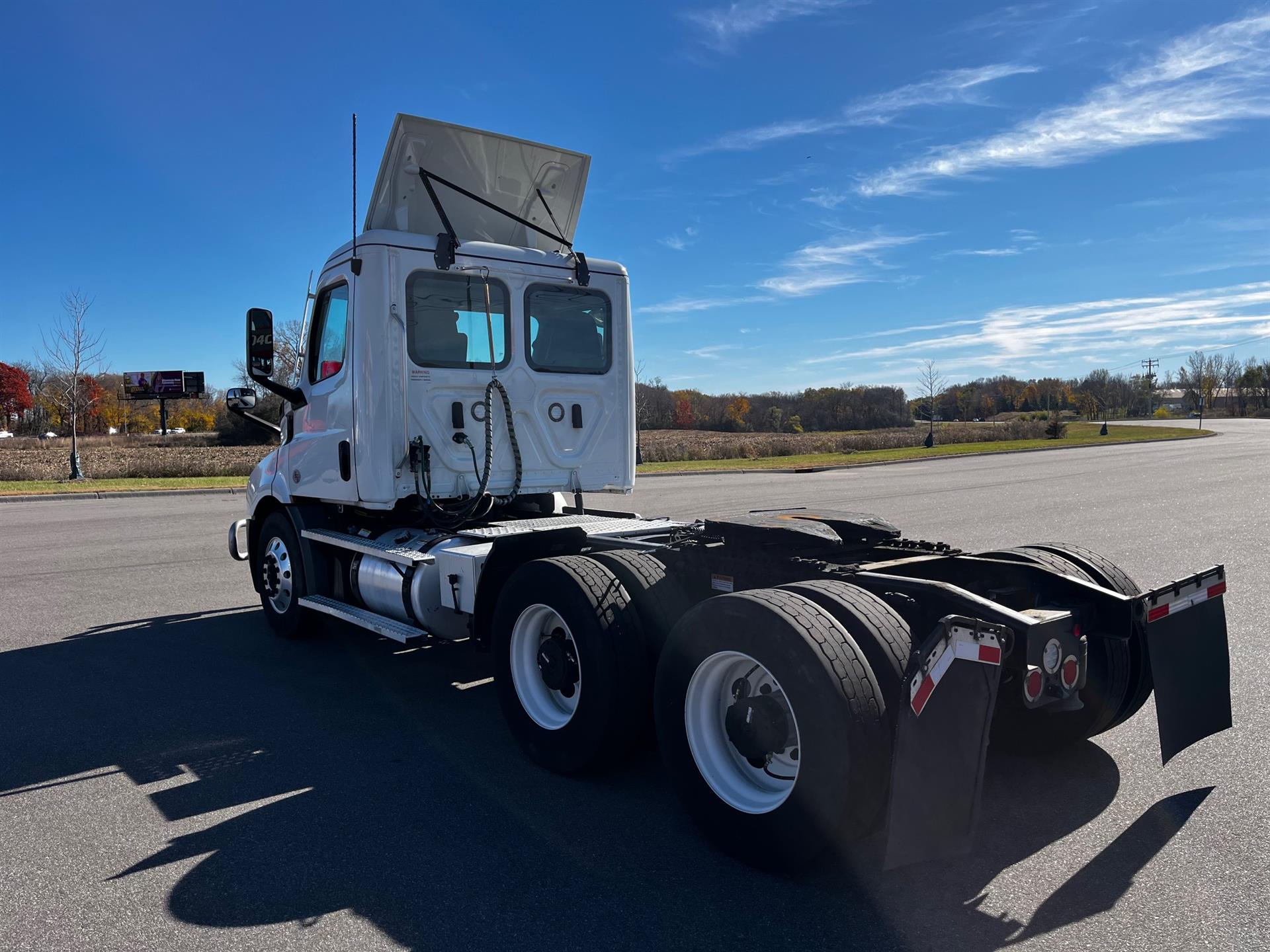 2023 Freightliner - image 8
