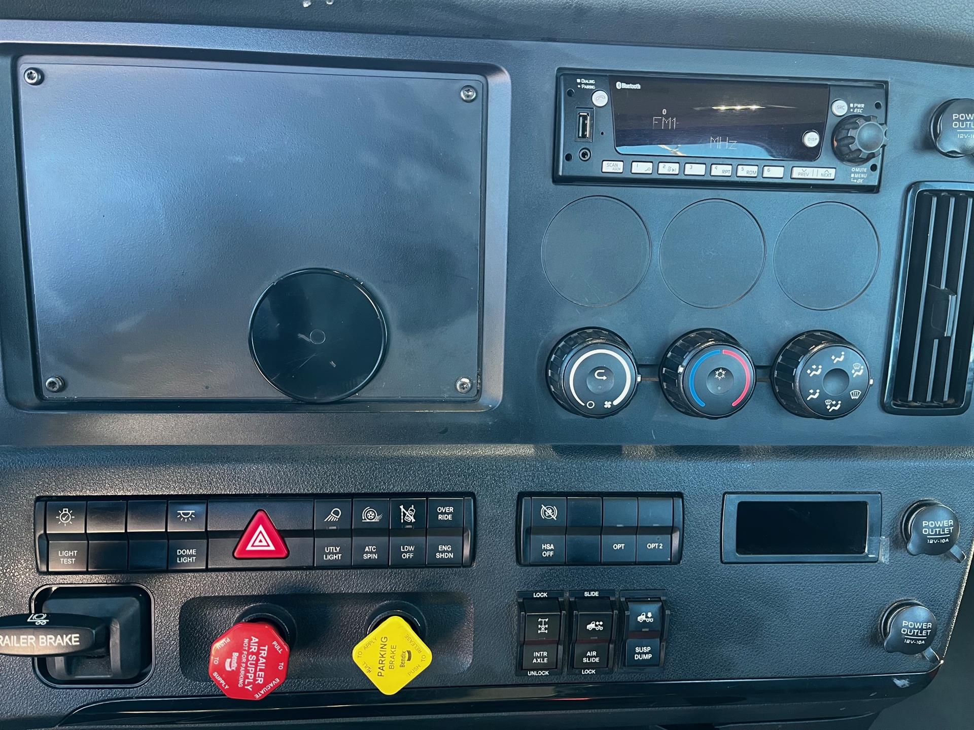 2023 Freightliner - image 16