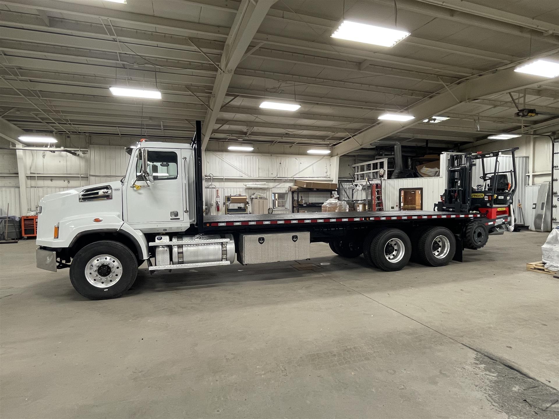 2013 Western Star 4700 - image 2