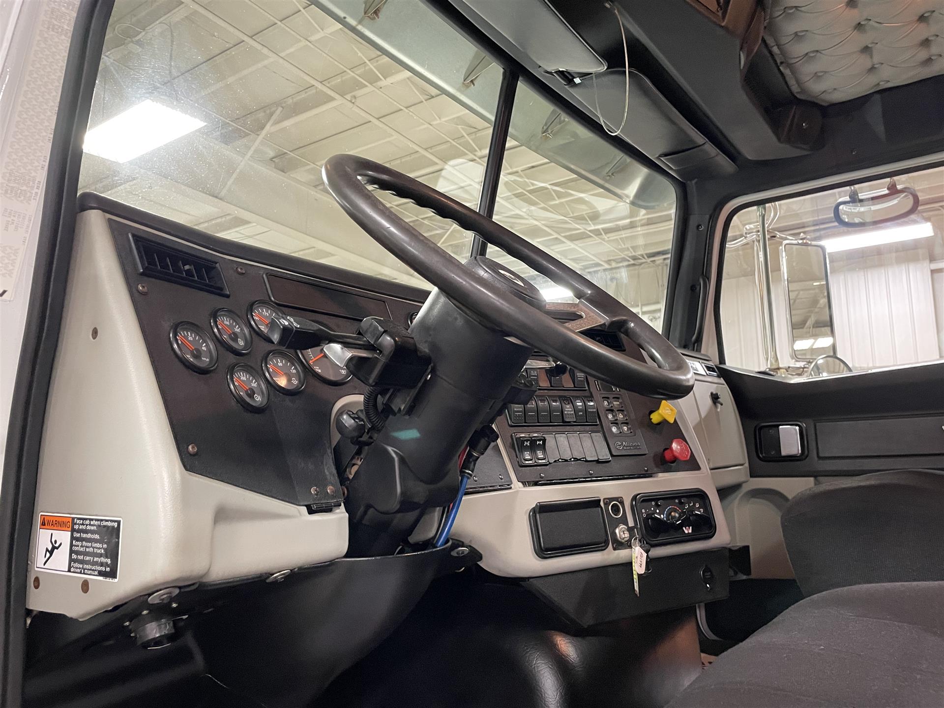 2013 Western Star 4700 - image 5