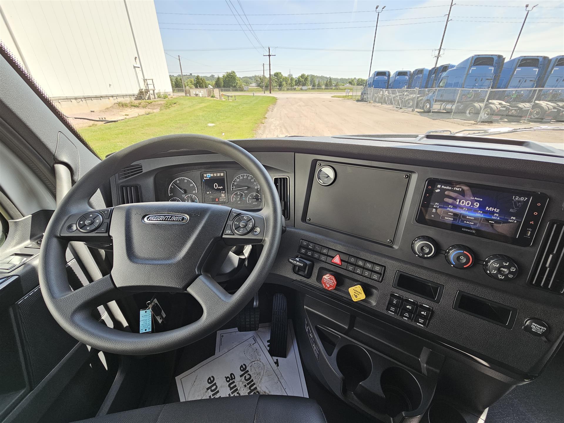 2026 Freightliner - image 6