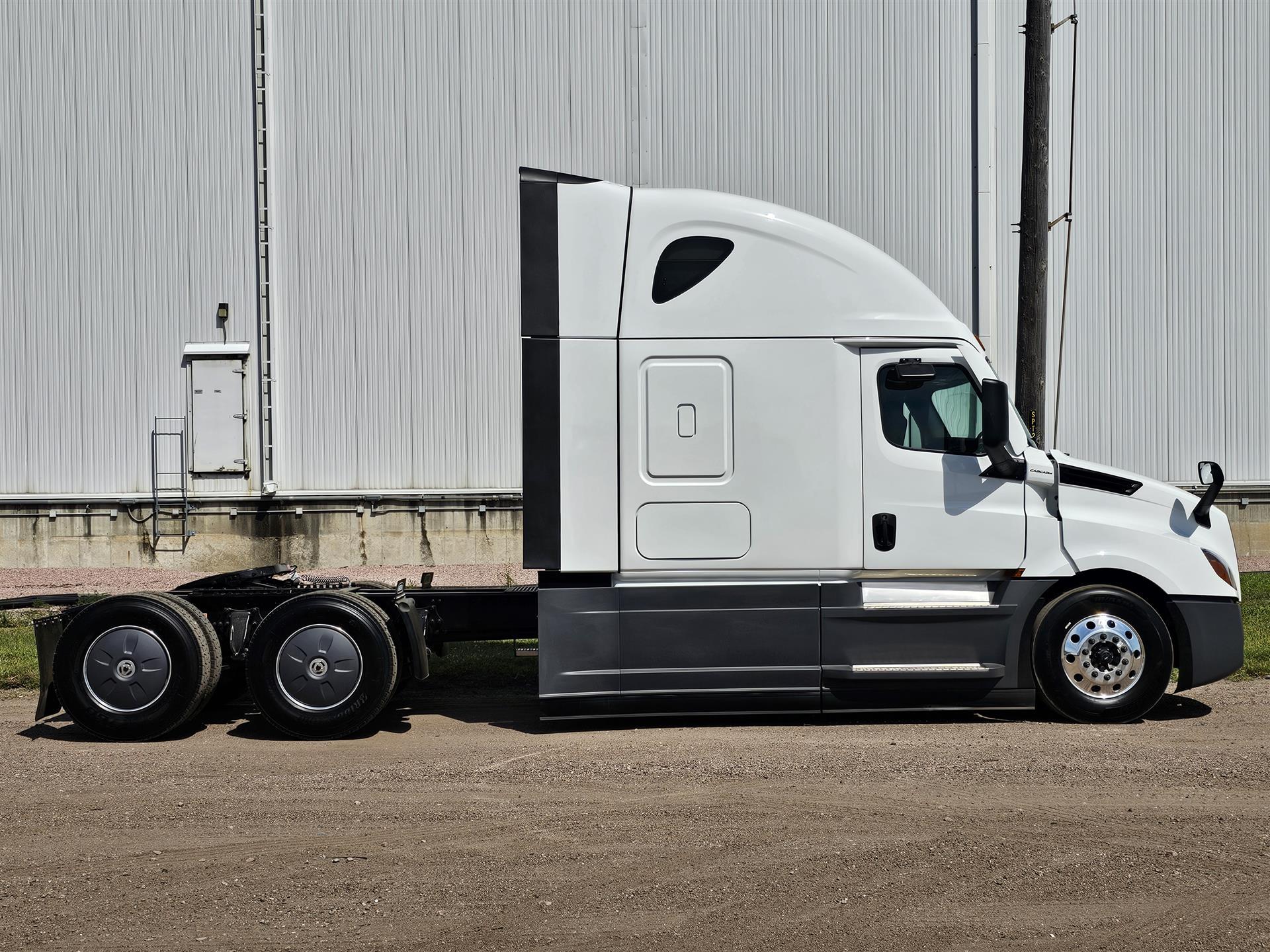 2026 Freightliner - image 11