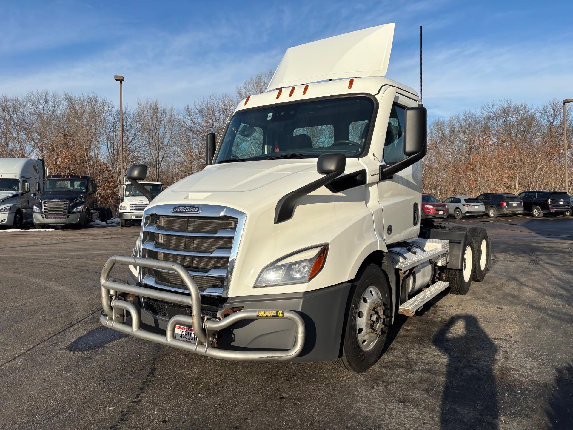 2023 Freightliner - image 2