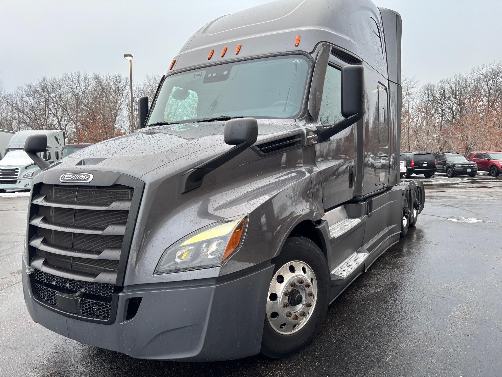 2021 Freightliner - image 2