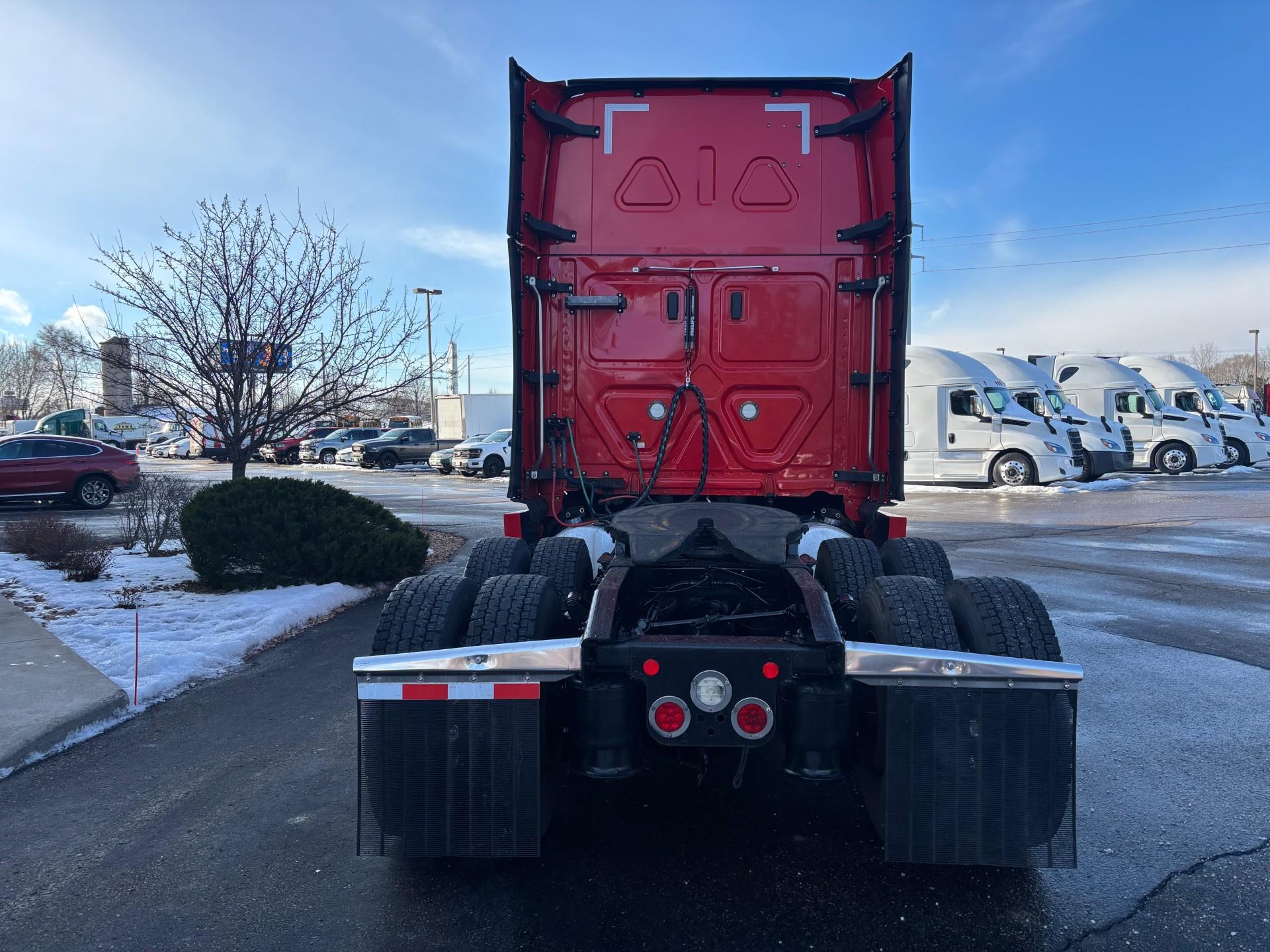 2021 Freightliner - image 3