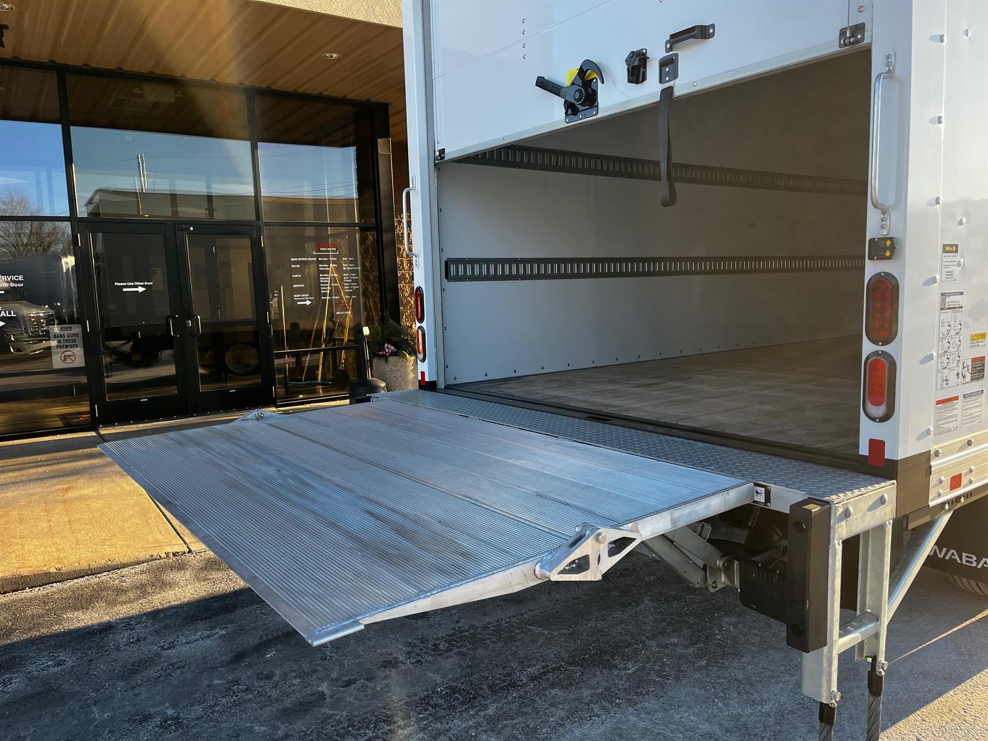 2025 Isuzu - image 8