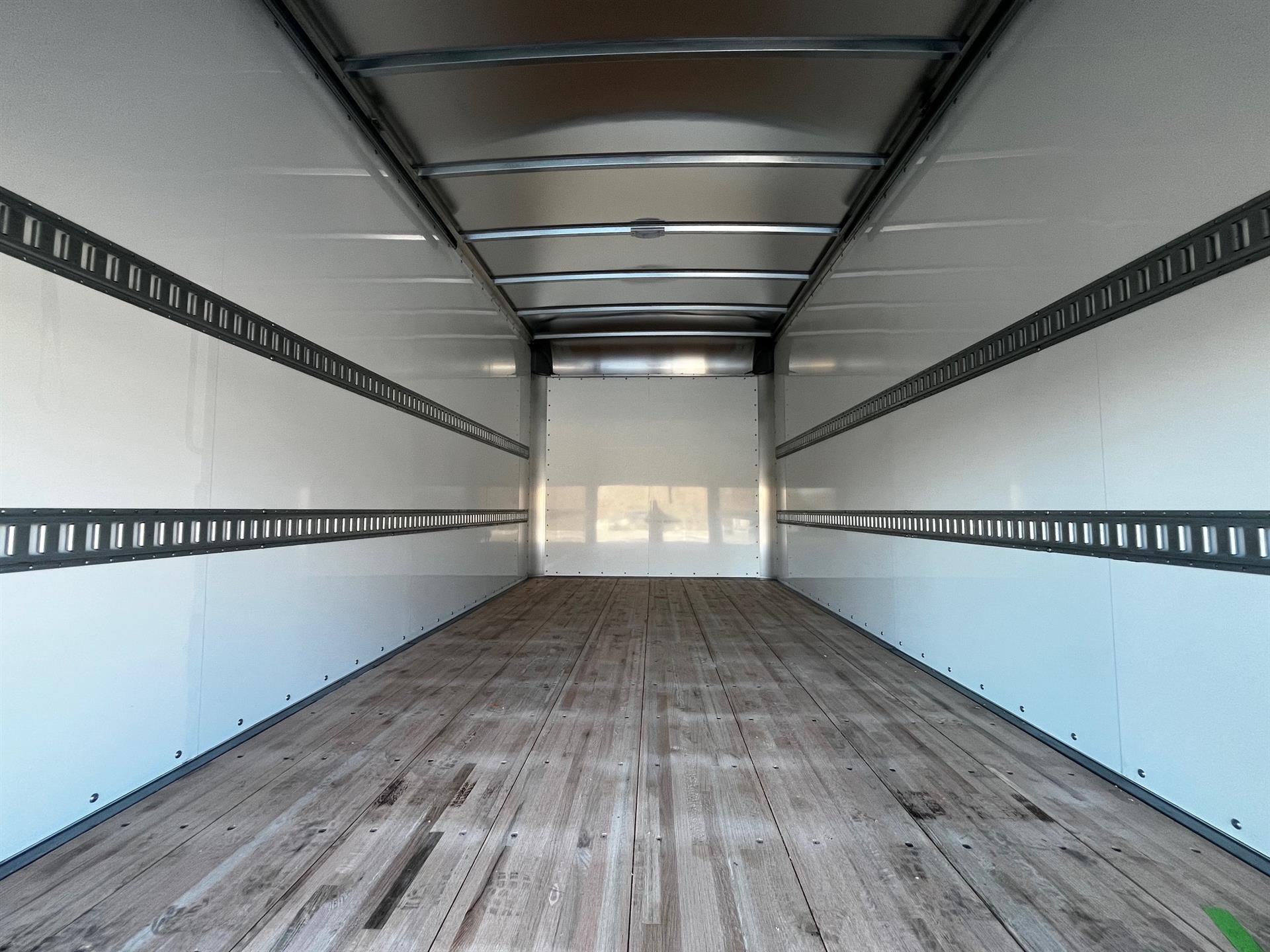 2025 Isuzu - image 10