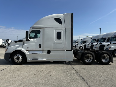 2022 Freightliner - image 5