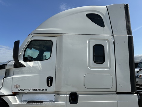 2022 Freightliner - image 7