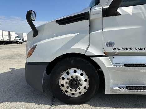 2022 Freightliner - image 8