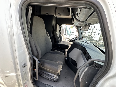 2022 Freightliner - image 24