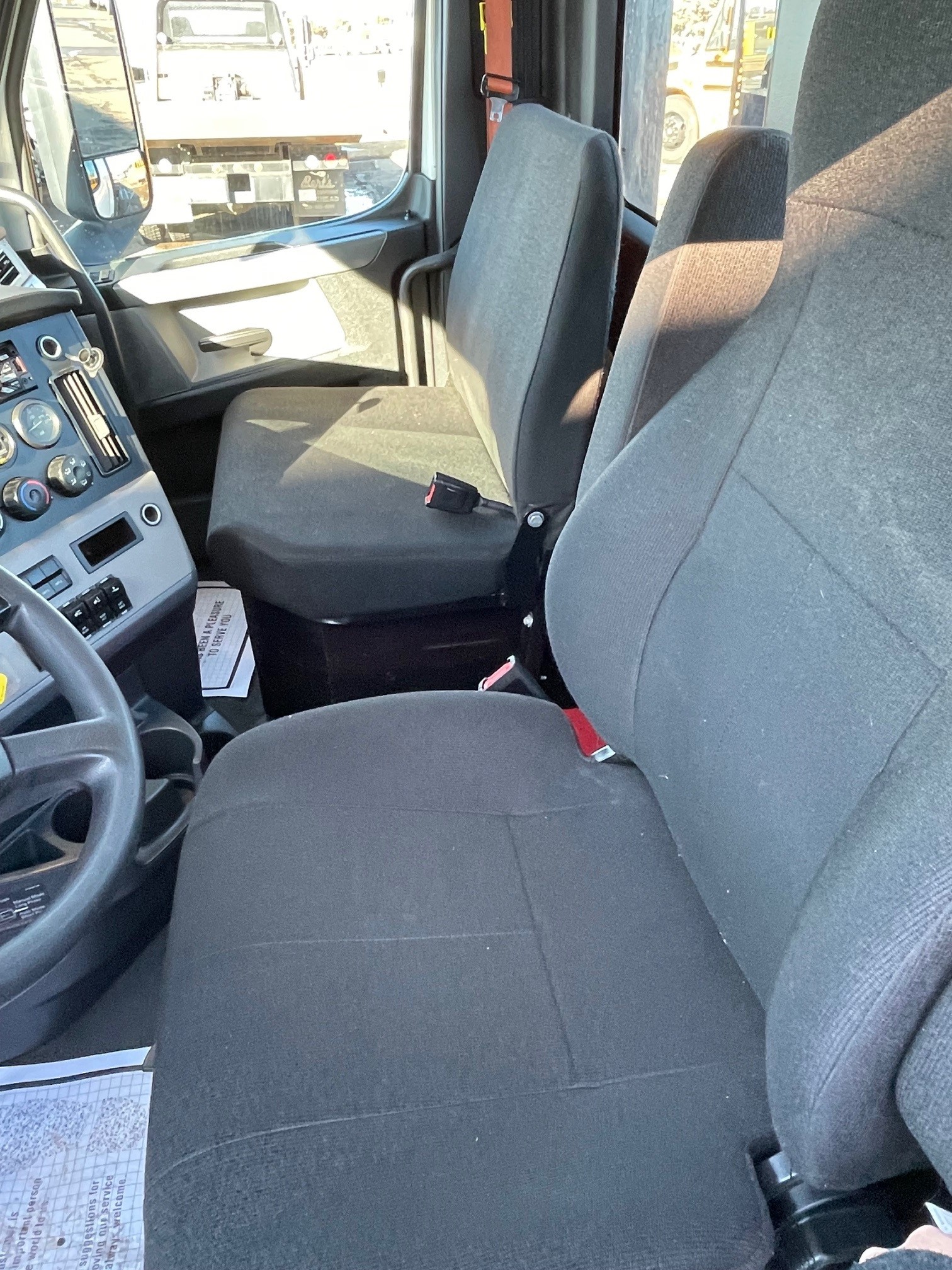 2020 Freightliner - image 7