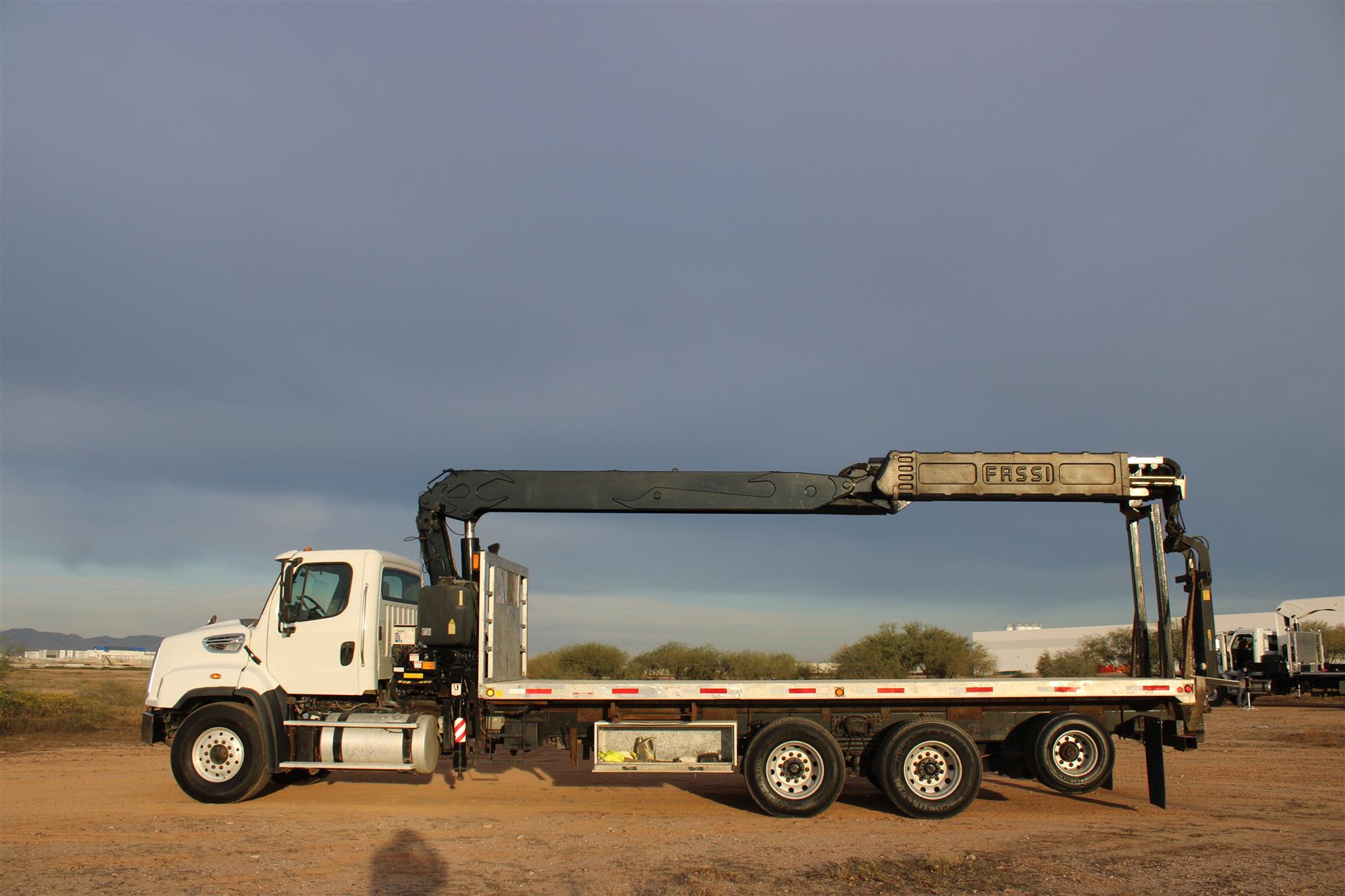 2016 Freightliner 114SD - image 4