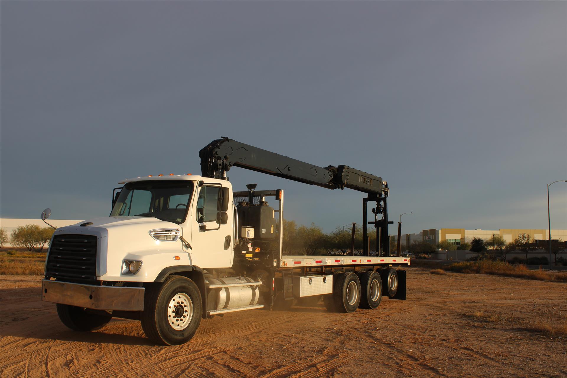 2016 Freightliner 114SD - image 2