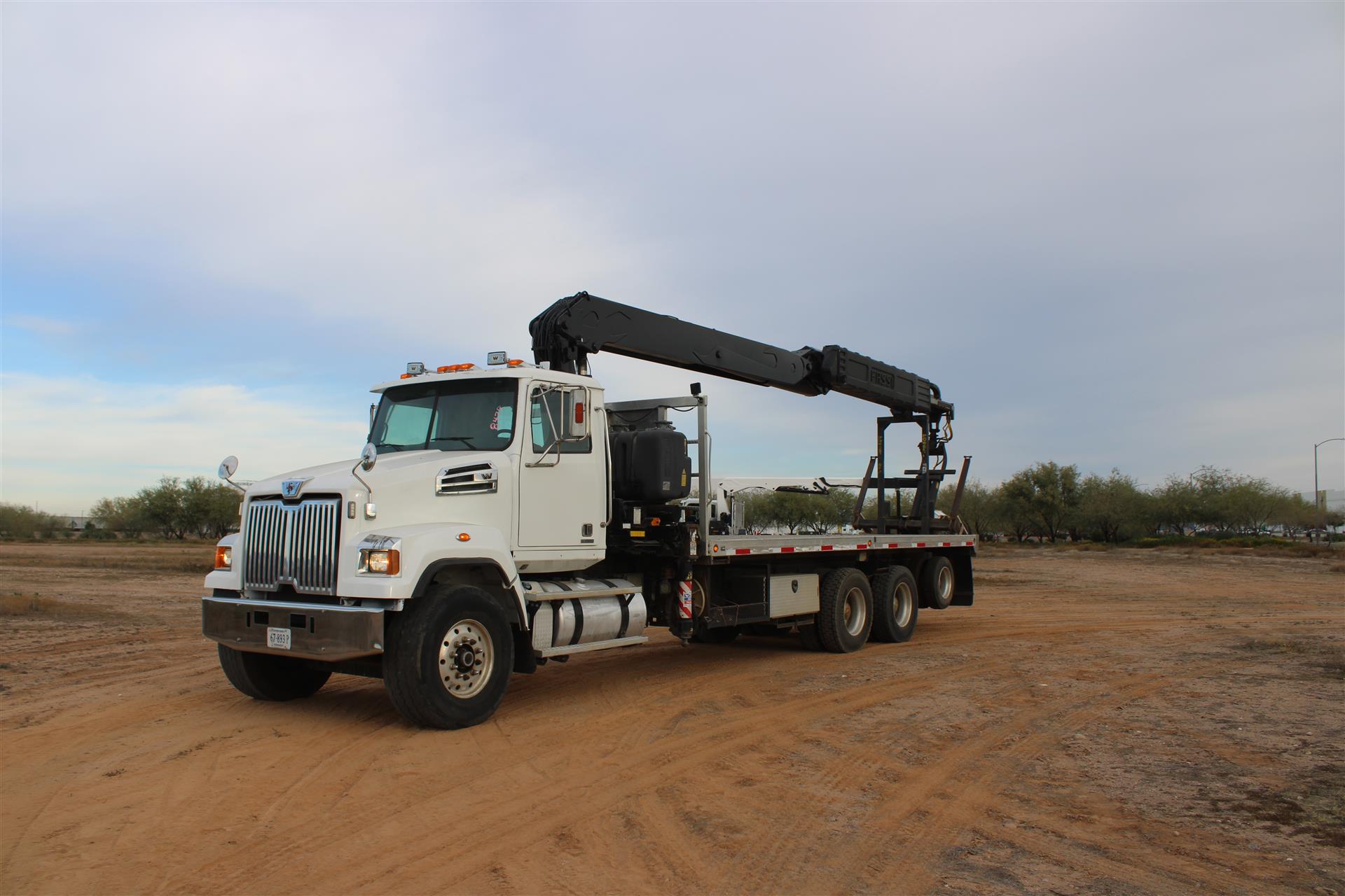 2016 Western Star 4700 - image 2