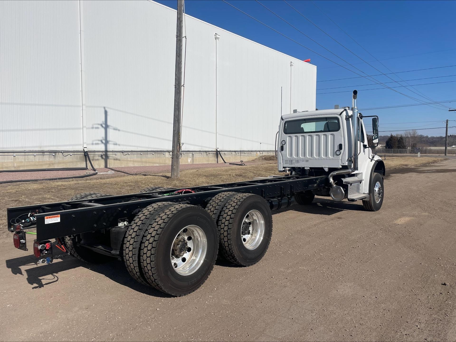 2026 Freightliner M2 106 - image 5