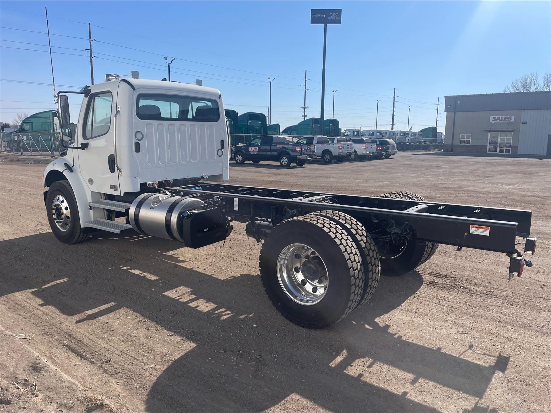 2026 Freightliner M2 106 - image 5