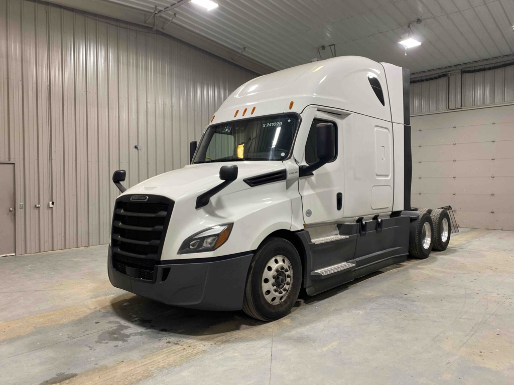 2024 Freightliner - image 2