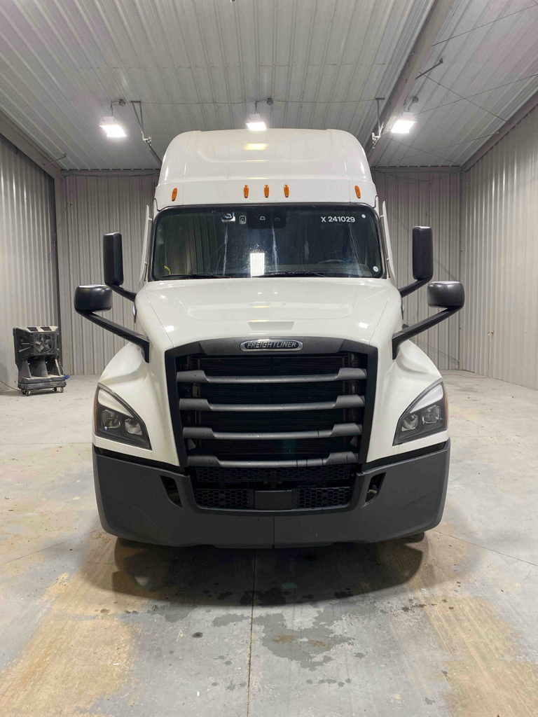 2024 Freightliner - image 3