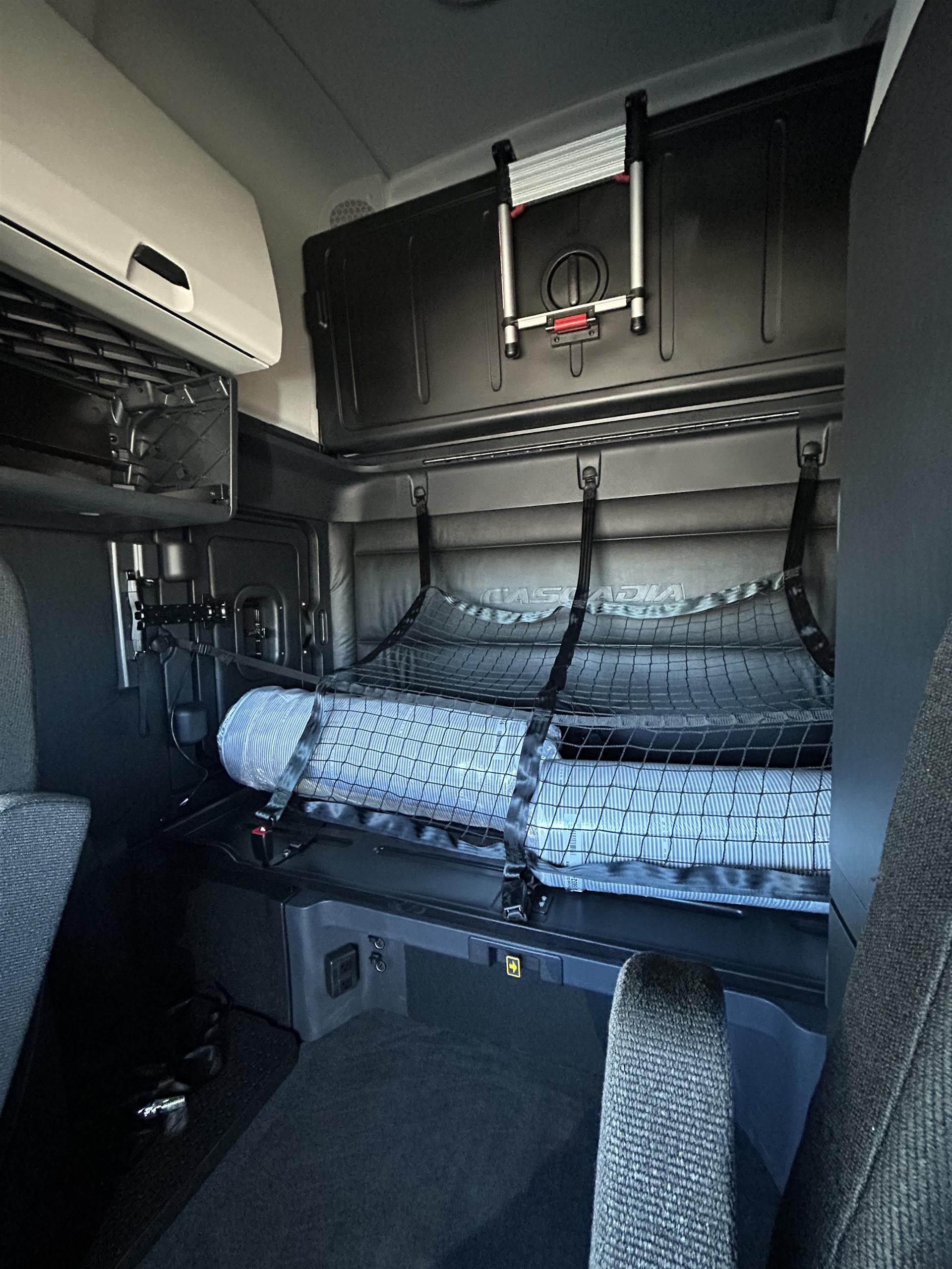 2026 Freightliner - image 9