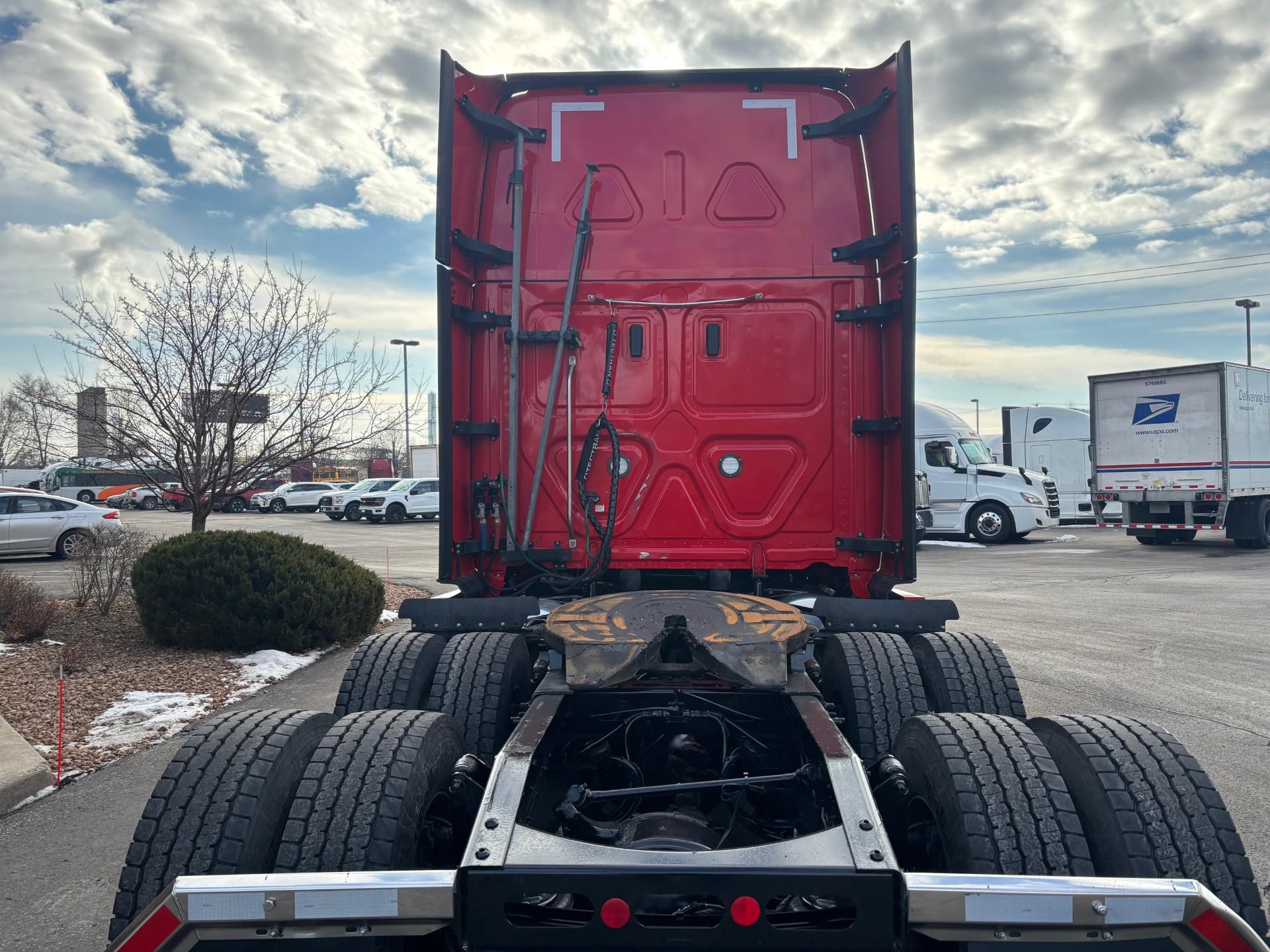 2022 Freightliner - image 3