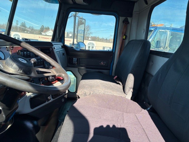 2016 Western Star - image 6