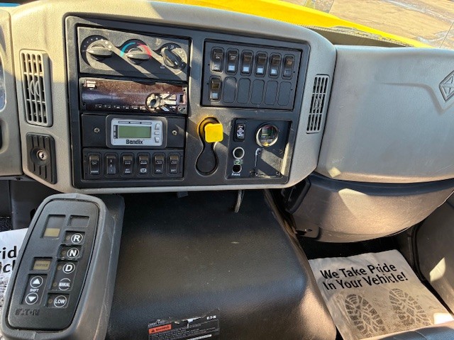 2018 International - image 7