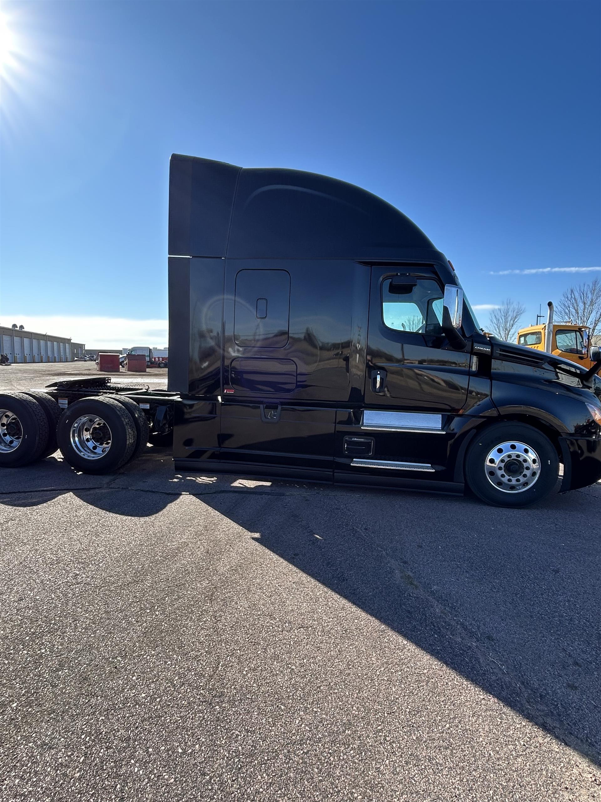 2026 Freightliner - image 3