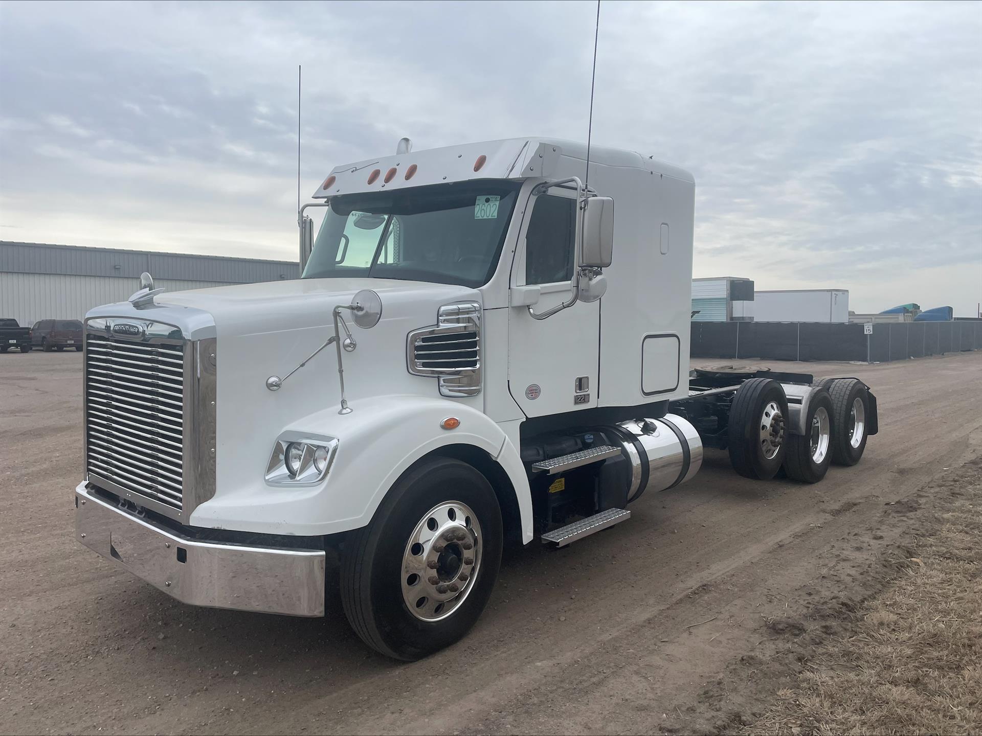 2022 Freightliner 122SD - image 3