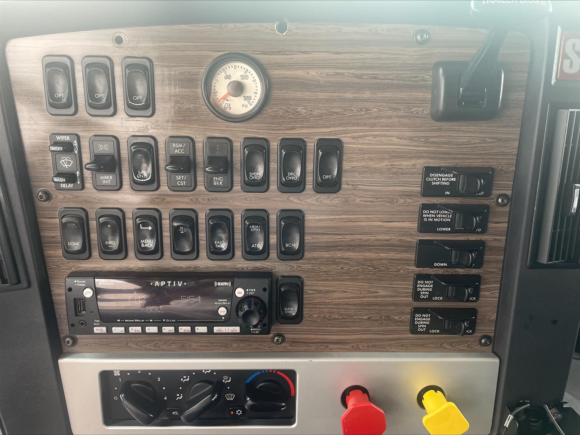 2022 Freightliner 122SD - image 8