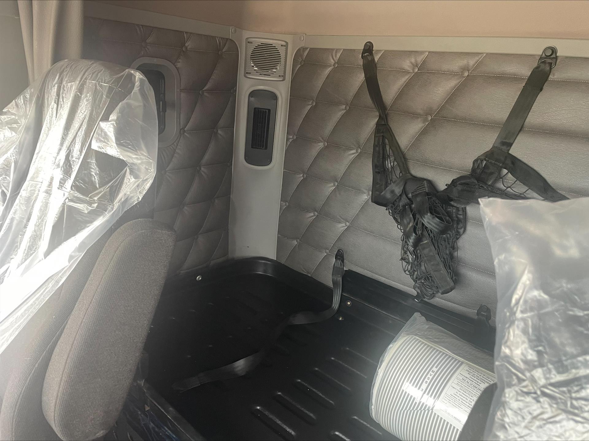 2022 Freightliner 122SD - image 10