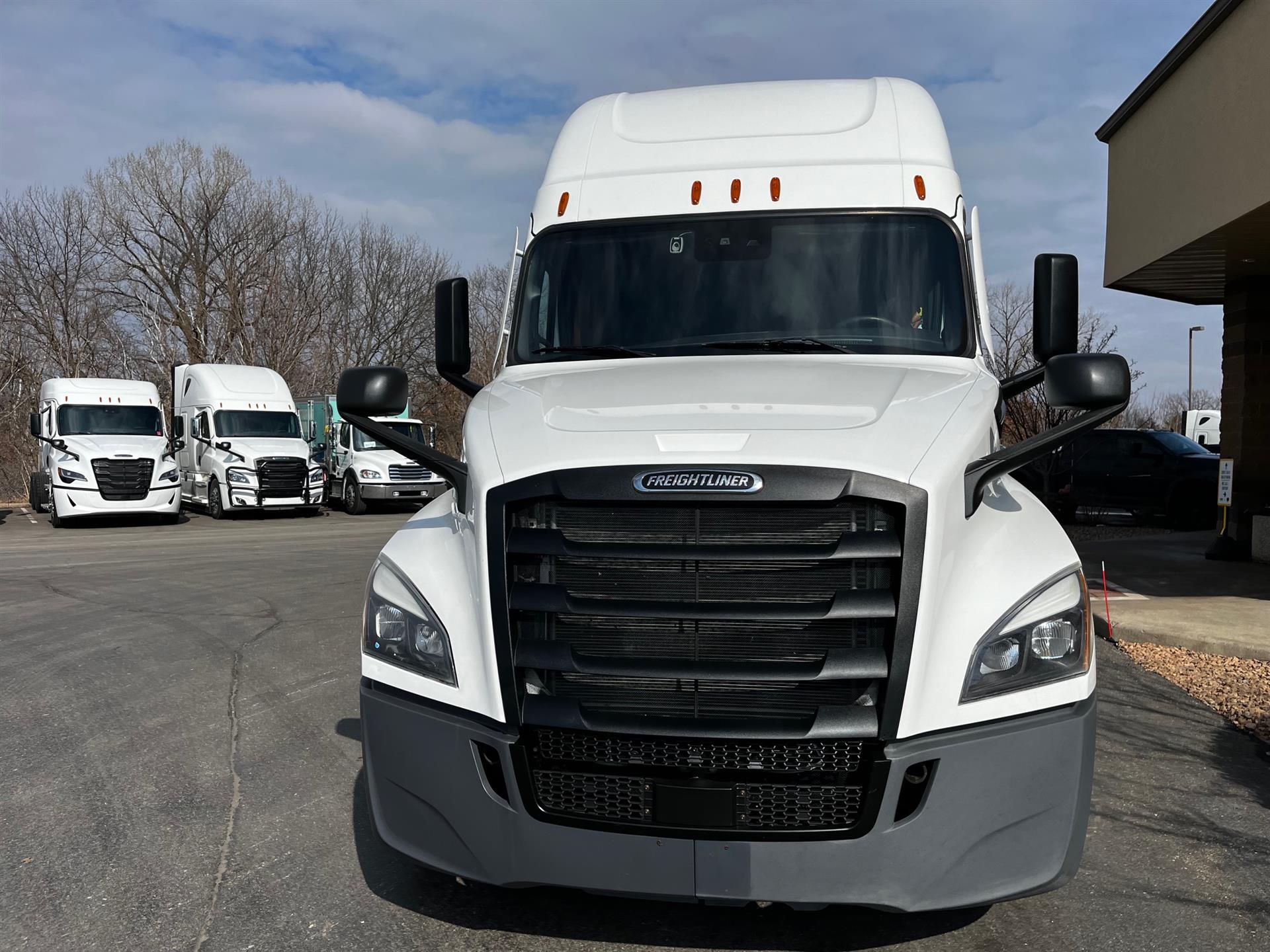 2023 Freightliner - image 6