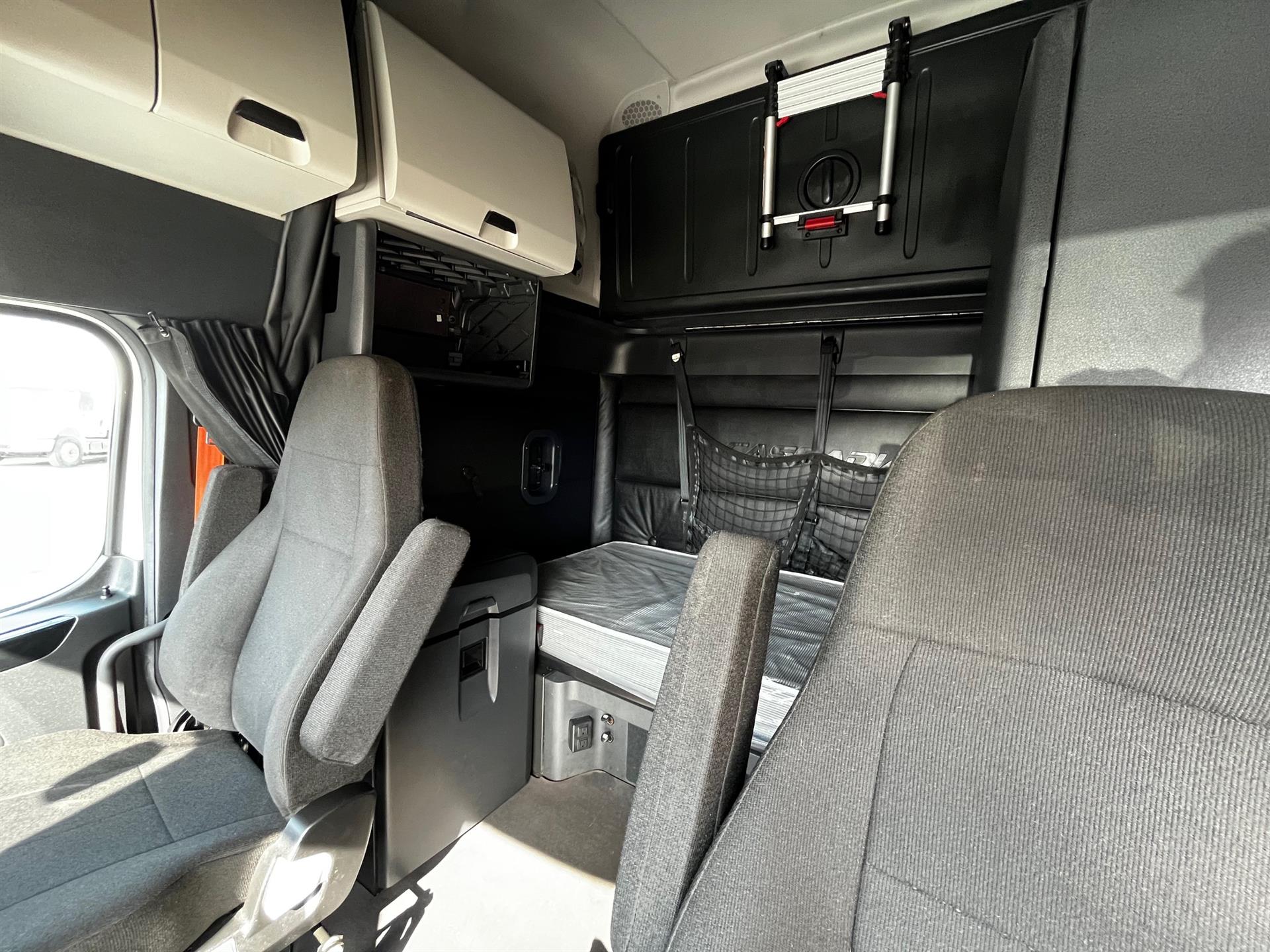 2023 Freightliner - image 11