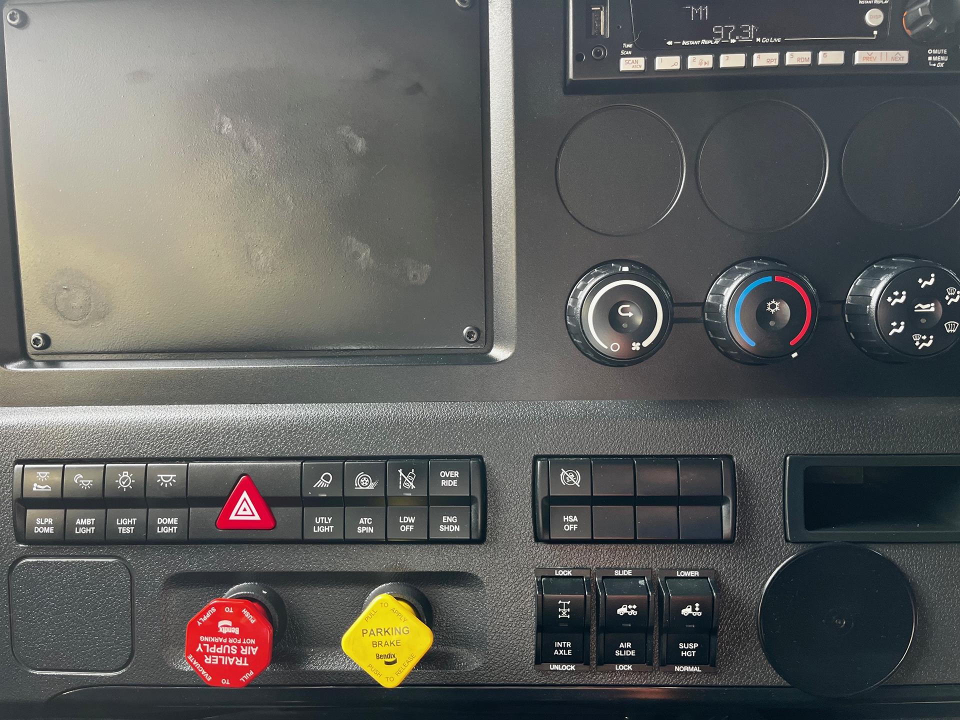 2023 Freightliner - image 12