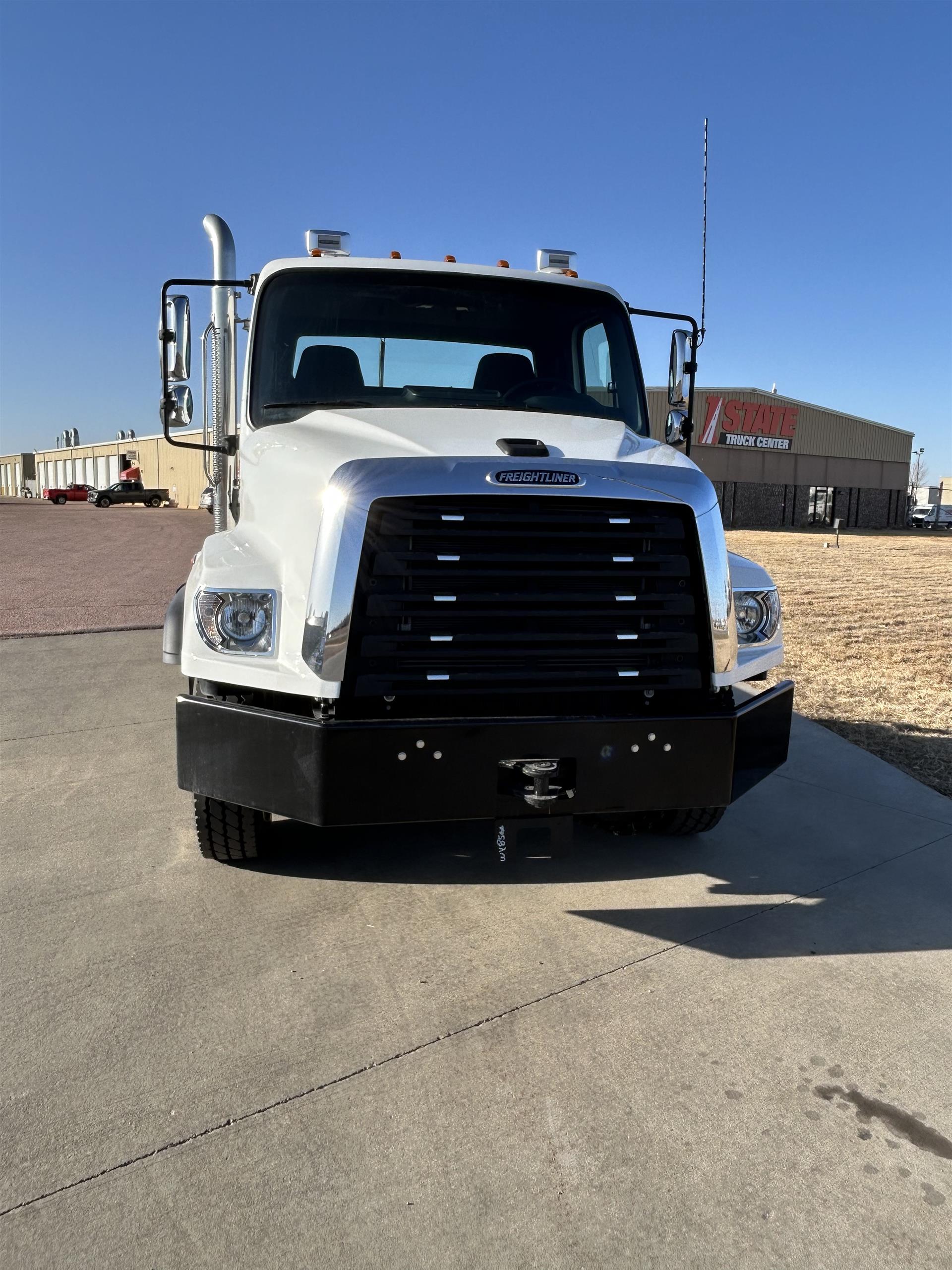2026 Freightliner 114SD - image 3