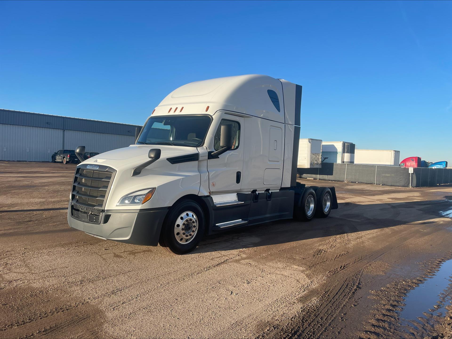 2024 Freightliner - image 2