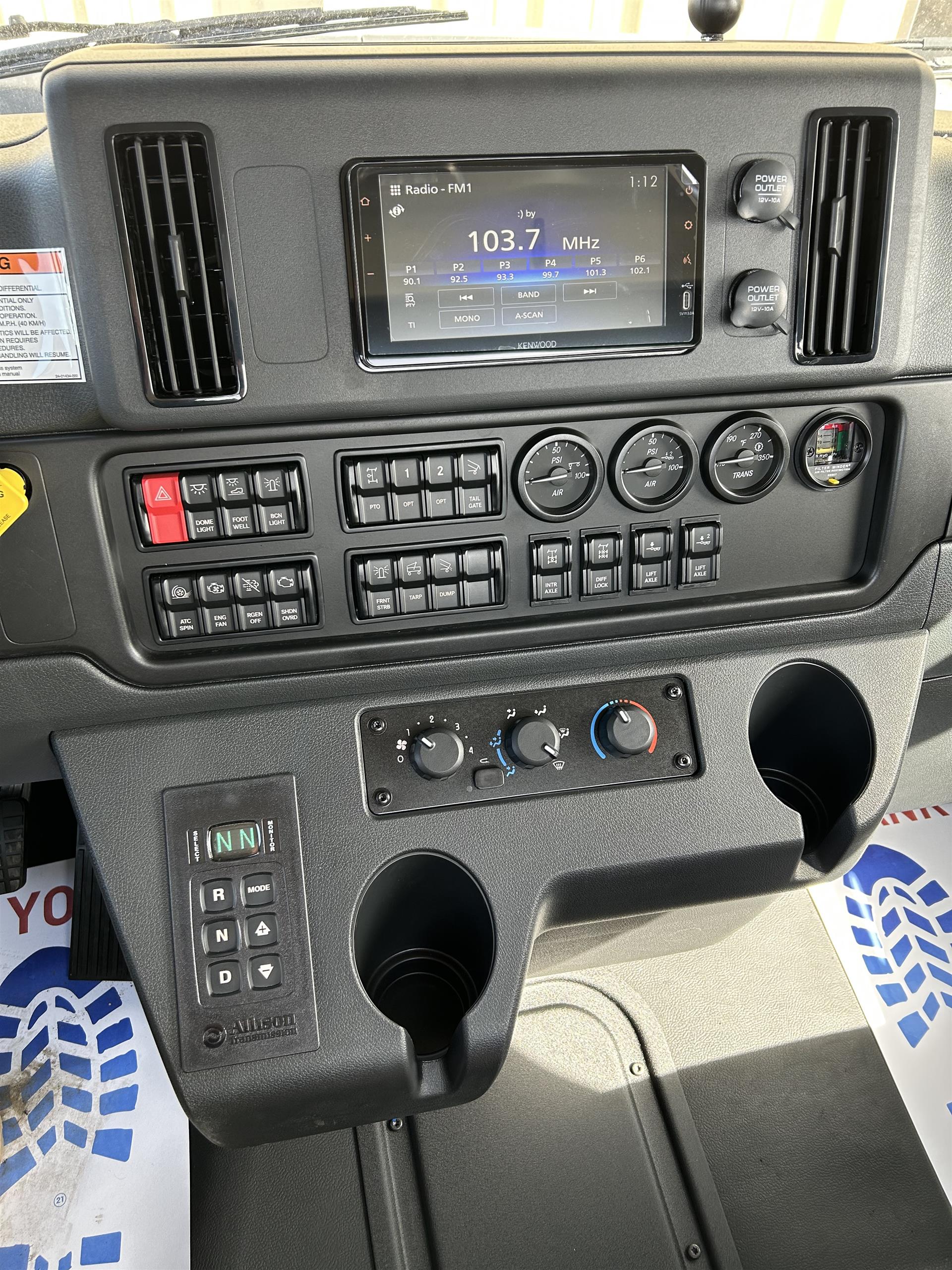 2027 Freightliner 114SD - image 9