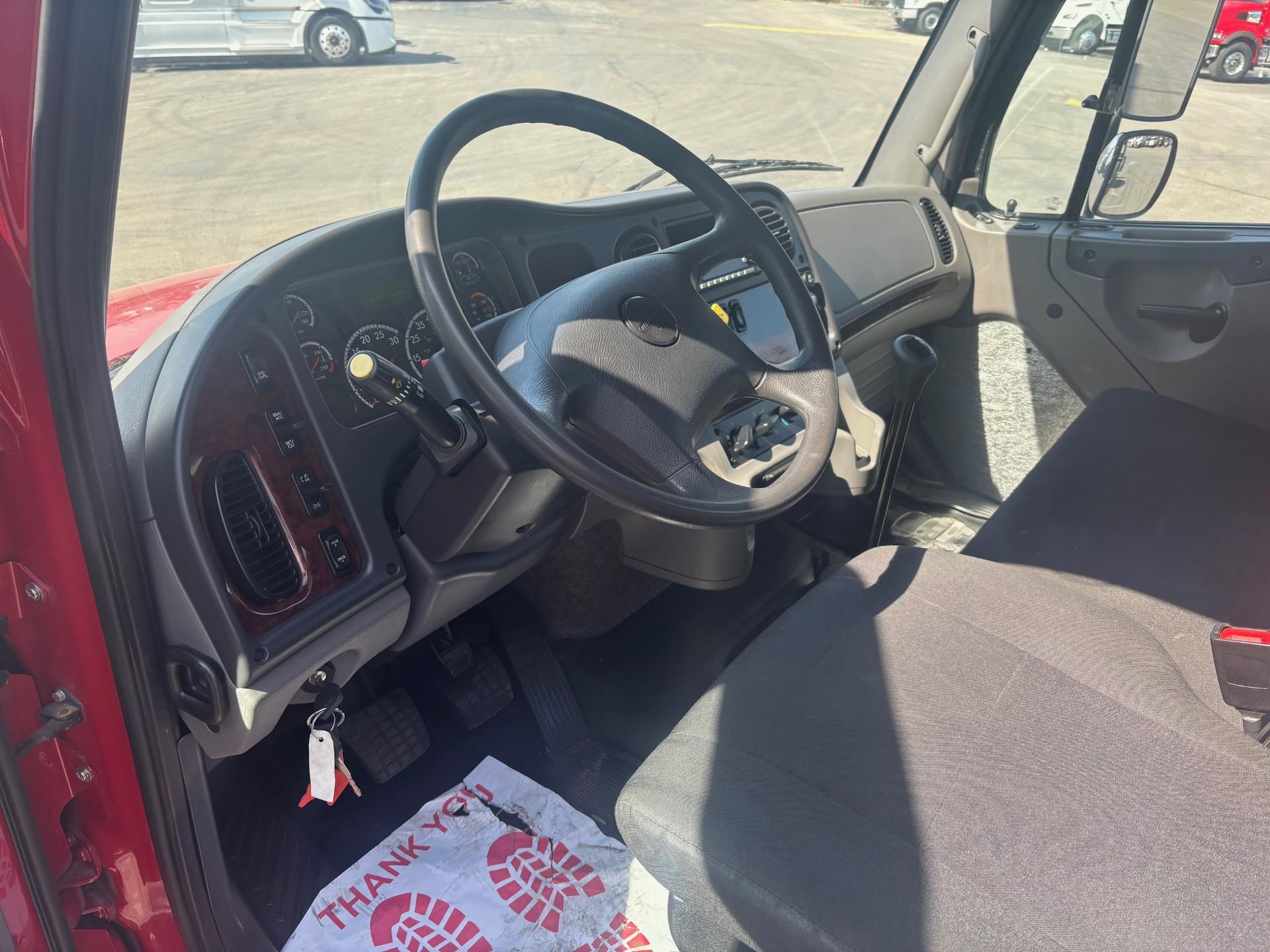 2024 Freightliner M2 106 - image 4